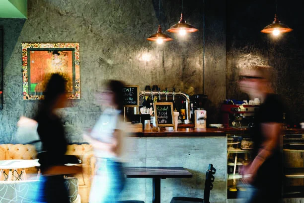 Ambiente acolhedor de uma cozinha aberta